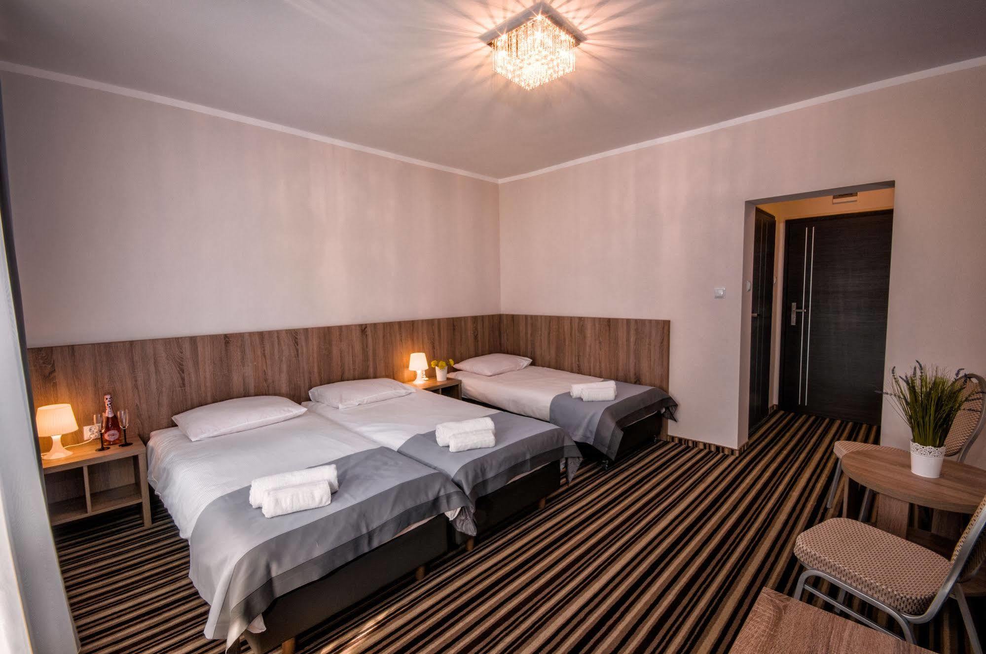 New Corner Hotel Niechorze Ngoại thất bức ảnh