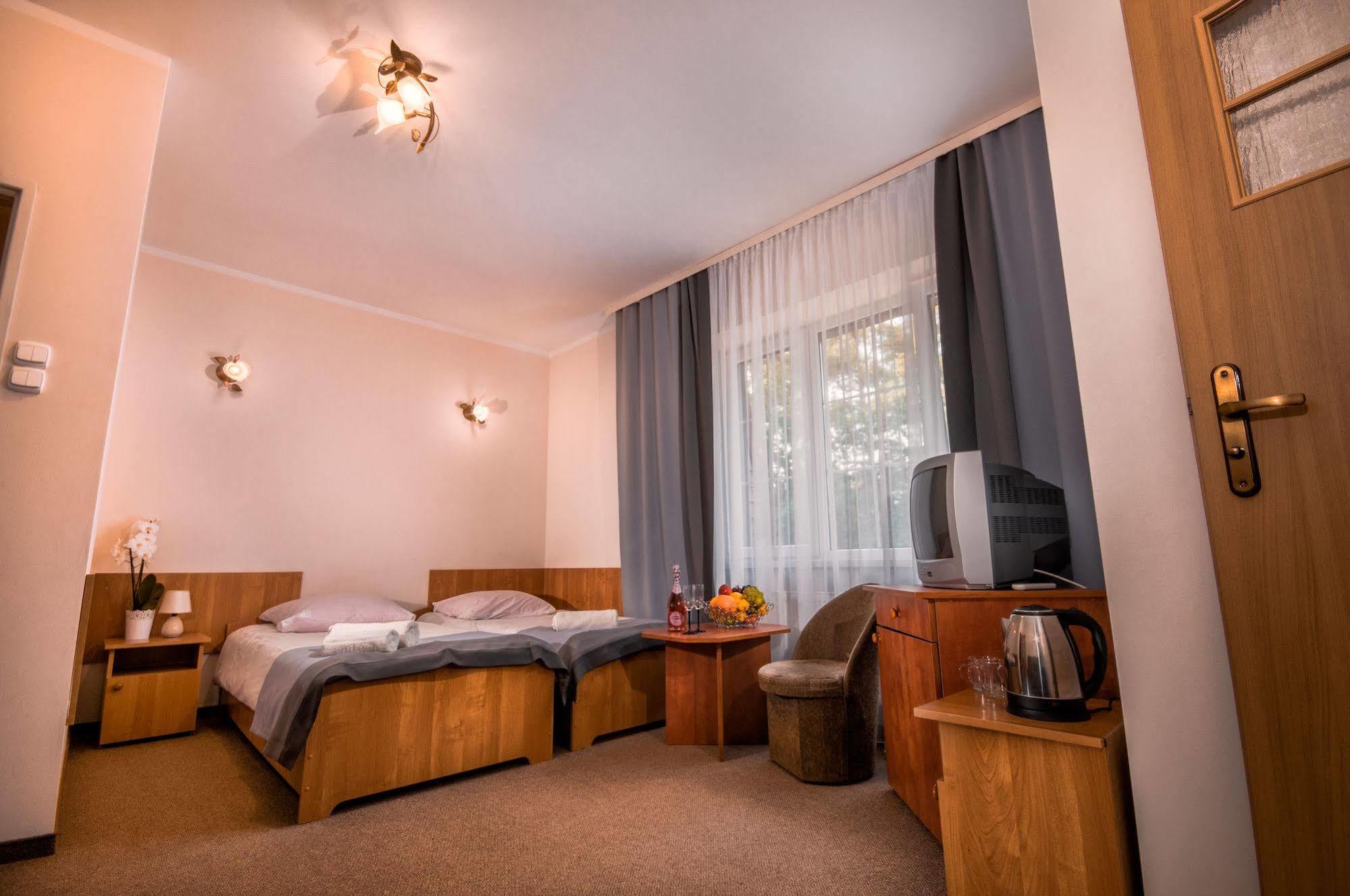 New Corner Hotel Niechorze Ngoại thất bức ảnh