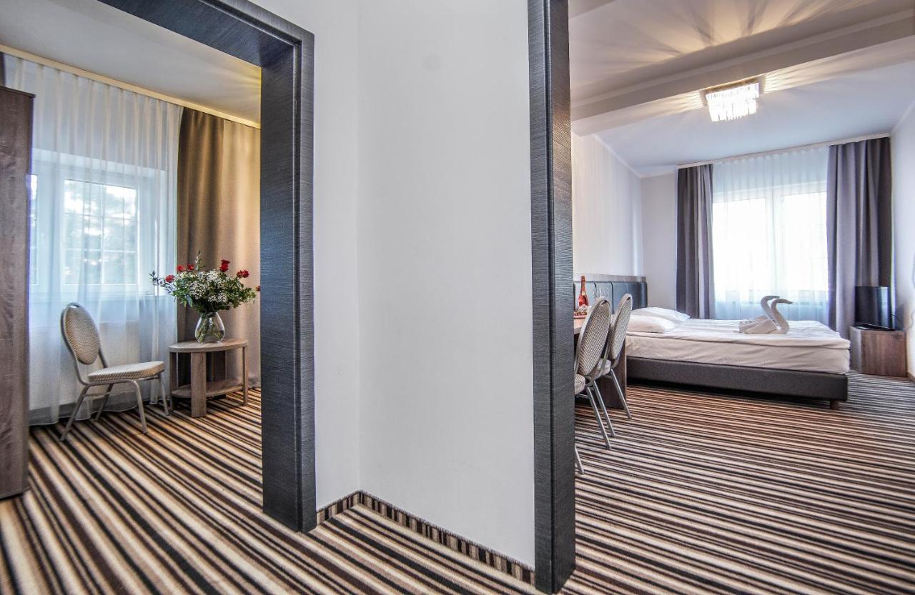 New Corner Hotel Niechorze Ngoại thất bức ảnh