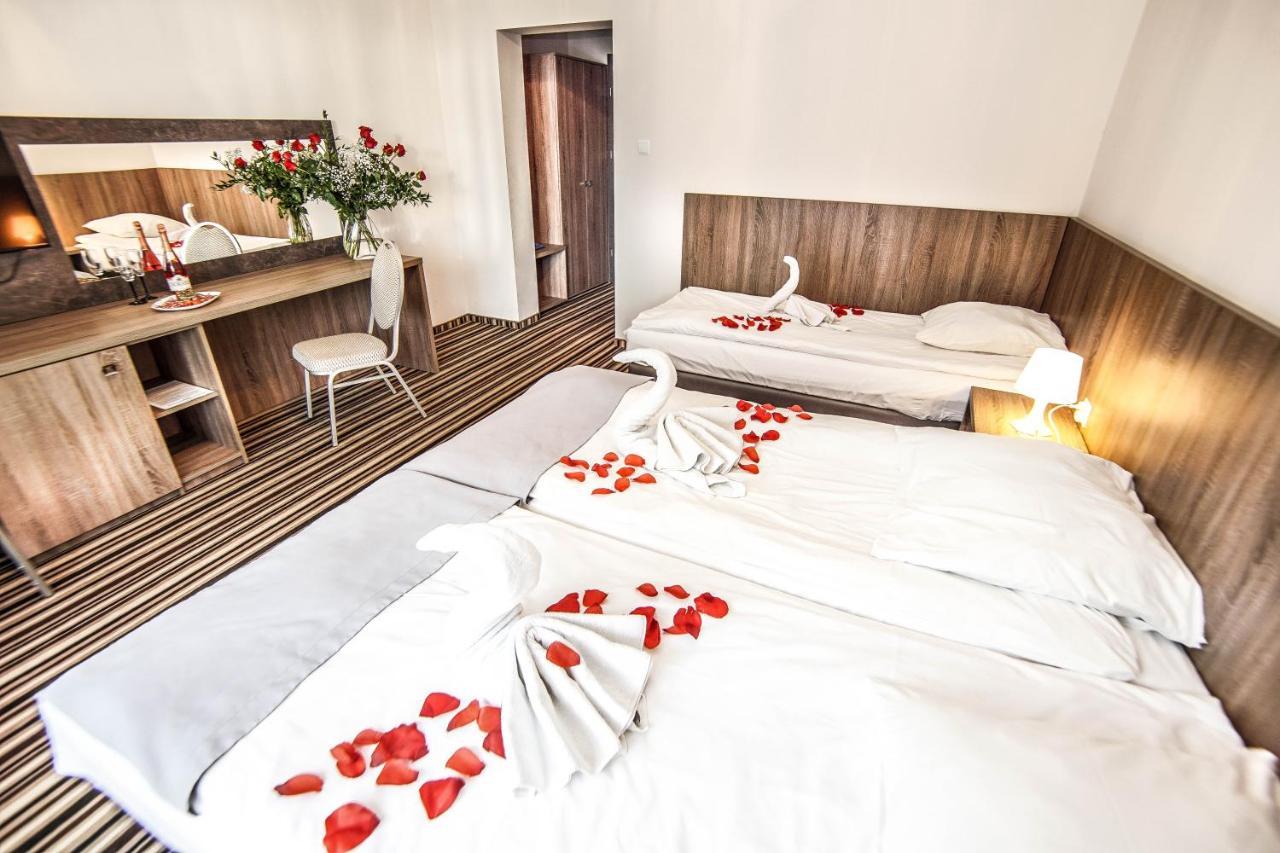 New Corner Hotel Niechorze Ngoại thất bức ảnh