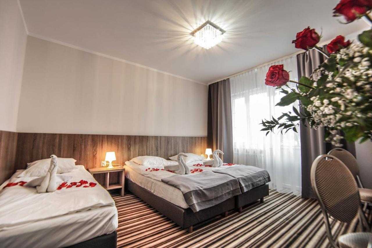 New Corner Hotel Niechorze Ngoại thất bức ảnh
