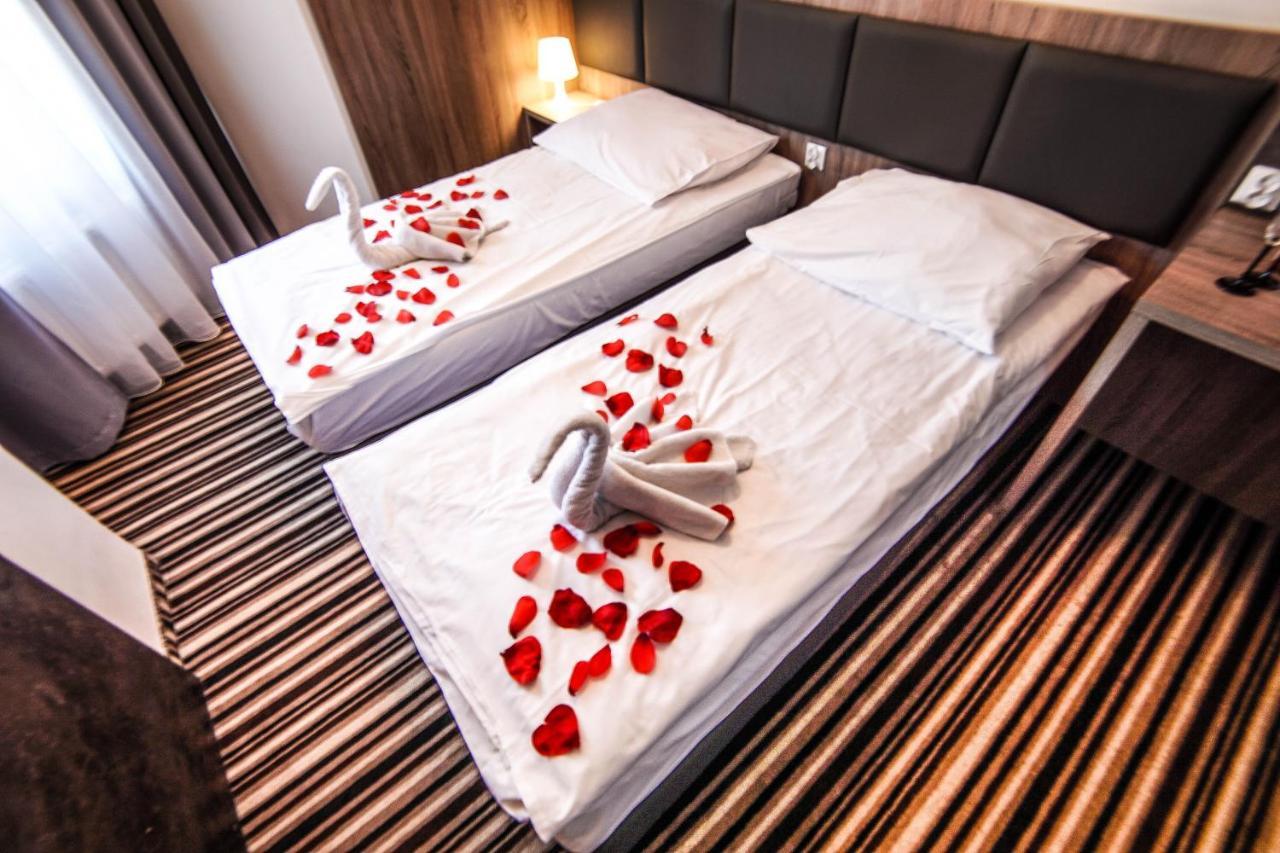New Corner Hotel Niechorze Ngoại thất bức ảnh